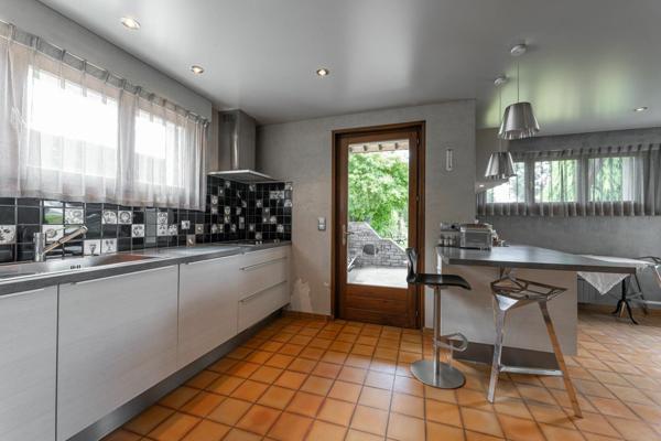 Maison à vendre    7 pièces • 250 m2 Vétraz-Monthoux