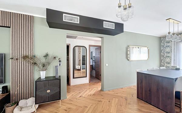 Maison à vendre    6 pièces •  Cagnes-sur-Mer