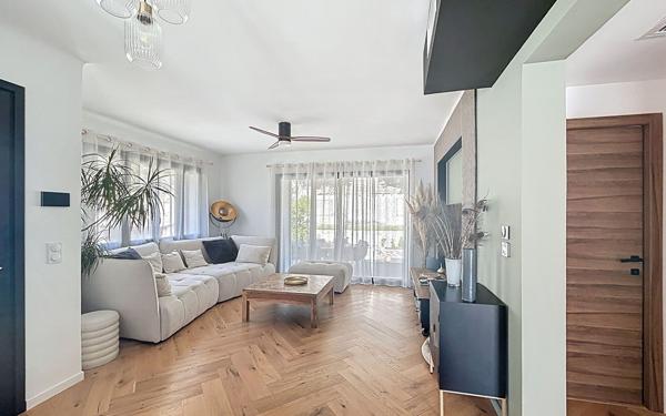 Maison à vendre    6 pièces •  Cagnes-sur-Mer