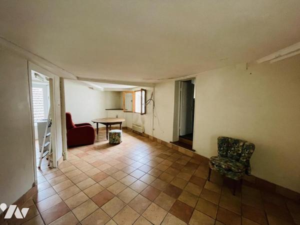 Saint-Clair Sur Epte -Murs Commerciaux et Maison de Ville