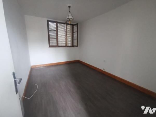 Saint-Clair Sur Epte -Murs Commerciaux et Maison de Ville