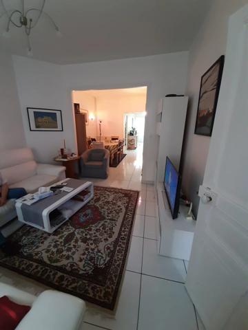 Location                                                      Maison
                        
                     5 pièces                      109 m2                     à Saint-Quentin