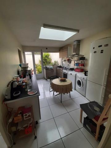 Location                                                      Maison
                        
                     5 pièces                      109 m2                     à Saint-Quentin