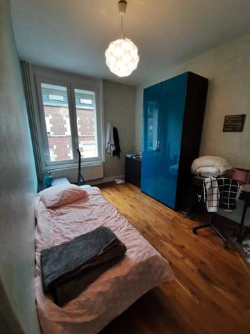 Location                                                      Maison
                        
                     5 pièces                      109 m2                     à Saint-Quentin