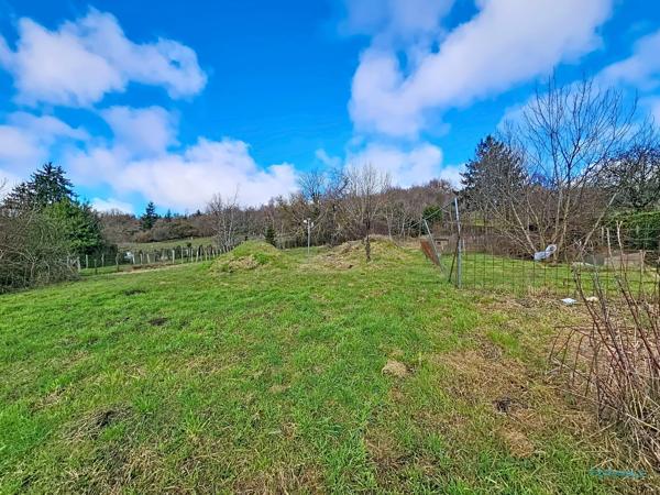 Terrain constructible de 1371 m2 dont environs 500m2 constructible