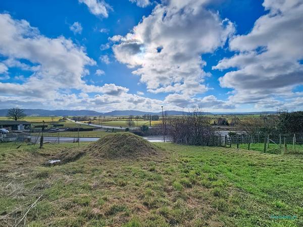 Terrain constructible de 1371 m2 dont environs 500m2 constructible