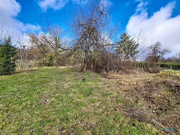 Terrain constructible de 1371 m2 dont environs 500m2 constructible