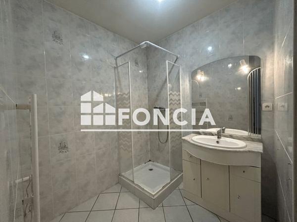 Location Appartement 3 pièces 68 m² - 5 RUE D'ALBERT Villeneuve Sur Lot 47300