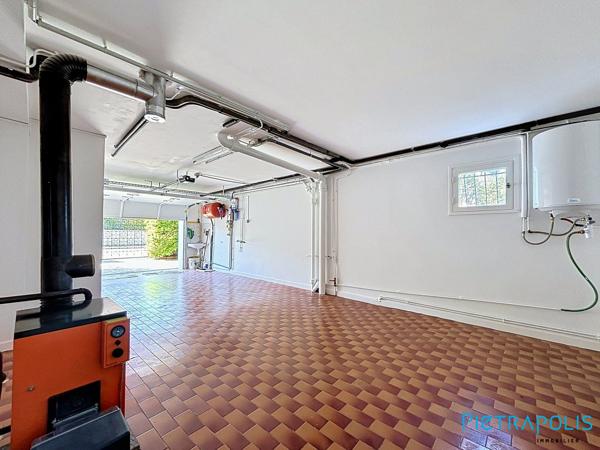 EXCLUSIVITÉ PIETRAPOLIS – MEYZIEU (69330) – Maison type FAVIER 130 m² – 5 chambres – Fort potentiel avec studio indépendant / Airbnb – Terrain piscinable de 695 m² – Secteur très calme – 10 min à pied du Groupama Stadium & LDLC Arena