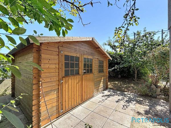 EXCLUSIVITÉ PIETRAPOLIS – MEYZIEU (69330) – Maison type FAVIER 130 m² – 5 chambres – Fort potentiel avec studio indépendant / Airbnb – Terrain piscinable de 695 m² – Secteur très calme – 10 min à pied du Groupama Stadium & LDLC Arena