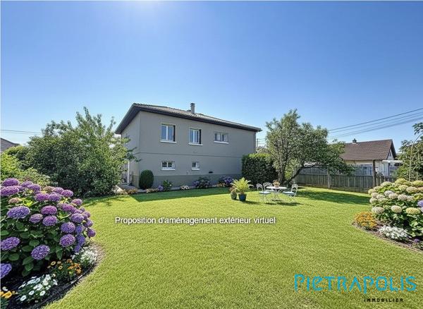 EXCLUSIVITÉ PIETRAPOLIS – MEYZIEU (69330) – Maison type FAVIER 130 m² – 5 chambres – Fort potentiel avec studio indépendant / Airbnb – Terrain piscinable de 695 m² – Secteur très calme – 10 min à pied du Groupama Stadium & LDLC Arena