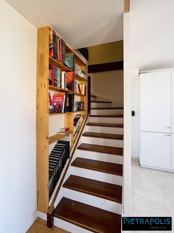 Duplex lumineux et rénové avec goût – Dernier étage avec vue dégagée