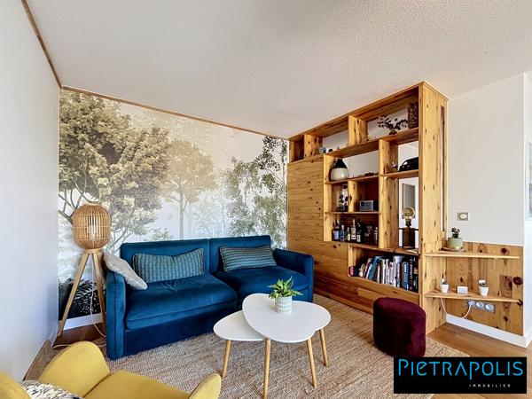 Duplex lumineux et rénové avec goût – Dernier étage avec vue dégagée