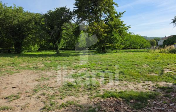 Terrain à Batir de 685 m²