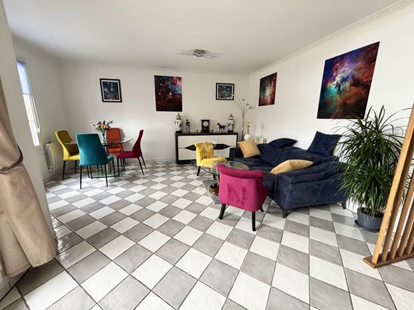 Appartement d'exception à vendre à Cergy - Dernier étage avec vue imprenable €379 000 ** - Référence 11185