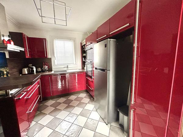 Appartement d'exception à vendre à Cergy - Dernier étage avec vue imprenable €379 000 ** - Référence 11185