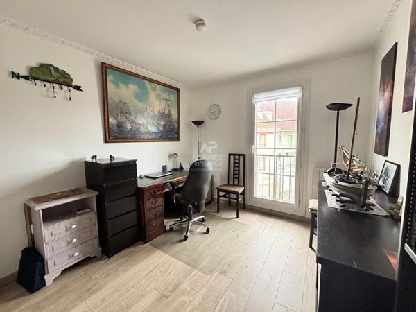 Appartement d'exception à vendre à Cergy - Dernier étage avec vue imprenable €379 000 ** - Référence 11185