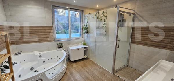 Pavillon 4 chambres avec sous-sol en plein centre ville de Nanteuil les meaux