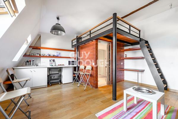 Très beau studio avec espace nuit - Rue La Bruyère 75009