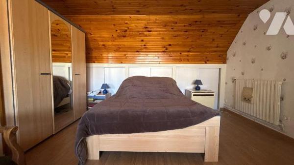 A VENDRE - SAINT-MEMMIE - Maison individuelle 4 chambres vivable de plain-pied

Située sur la...