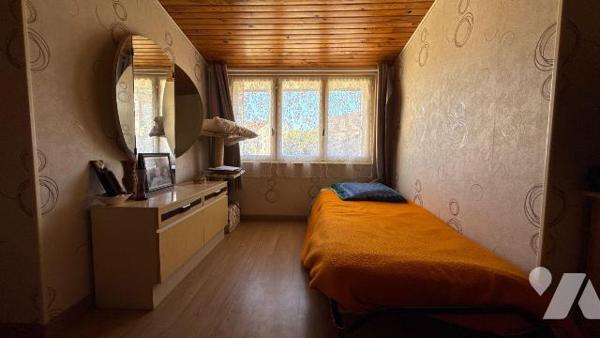 A VENDRE - SAINT-MEMMIE - Maison individuelle 4 chambres vivable de plain-pied

Située sur la...