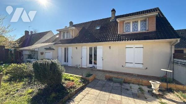 A VENDRE - SAINT-MEMMIE - Maison individuelle 4 chambres vivable de plain-pied

Située sur la...