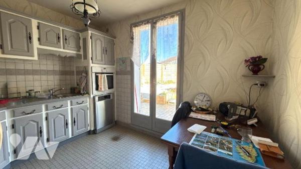 A VENDRE - SAINT-MEMMIE - Maison individuelle 4 chambres vivable de plain-pied

Située sur la...