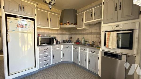 A VENDRE - SAINT-MEMMIE - Maison individuelle 4 chambres vivable de plain-pied

Située sur la...