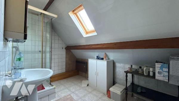 A VENDRE - SAINT-MEMMIE - Maison individuelle 4 chambres vivable de plain-pied

Située sur la...