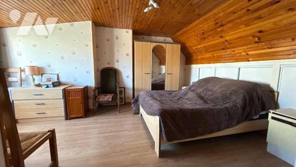 A VENDRE - SAINT-MEMMIE - Maison individuelle 4 chambres vivable de plain-pied

Située sur la...