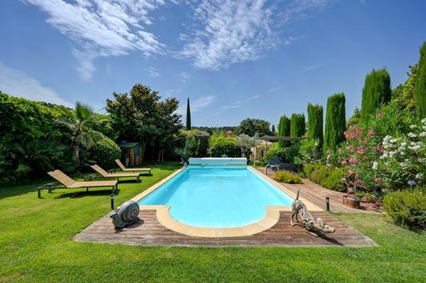 Vente Maison de luxe Bouc-Bel-Air 8 Pièces 211 m²