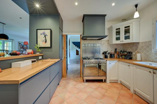 Vente Maison de luxe Bouc-Bel-Air 8 Pièces 211 m²