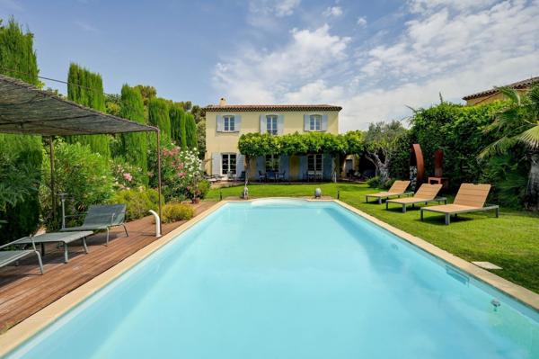 Vente Maison de luxe Bouc-Bel-Air 8 Pièces 211 m²