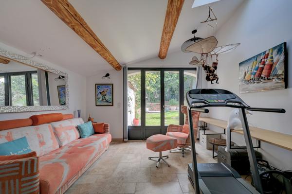 Vente Maison de luxe Bouc-Bel-Air 8 Pièces 211 m²