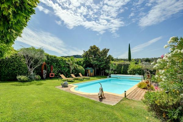 Vente Maison de luxe Bouc-Bel-Air 8 Pièces 211 m²