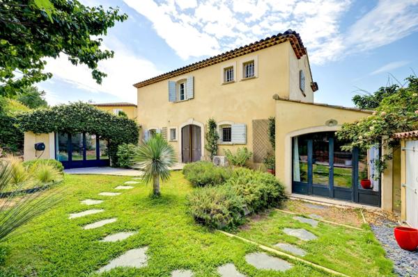 Vente Maison de luxe Bouc-Bel-Air 8 Pièces 211 m²