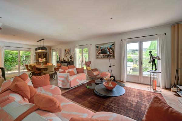 Vente Maison de luxe Bouc-Bel-Air 8 Pièces 211 m²