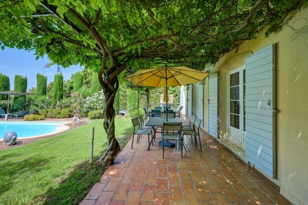 Vente Maison de luxe Bouc-Bel-Air 8 Pièces 211 m²