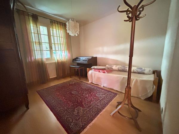 Vendre à Bourg-en-Bresse quartier Convert Maison d'une surface de 195m² , cuisine, 5 Chambres , piscine,  garages ,
