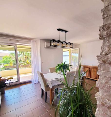 Lumineux T3/4 rénové + grande terrasse au calme + garage