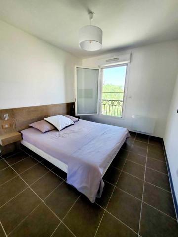 Lumineux T3/4 rénové + grande terrasse au calme + garage