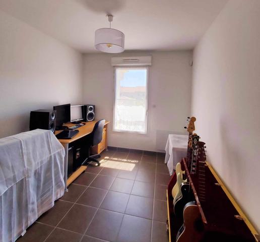 Lumineux T3/4 rénové + grande terrasse au calme + garage