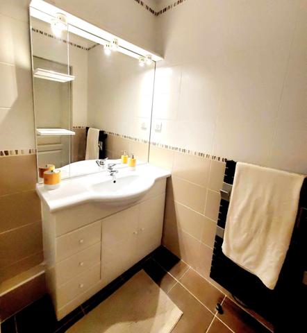 Lumineux T3/4 rénové + grande terrasse au calme + garage