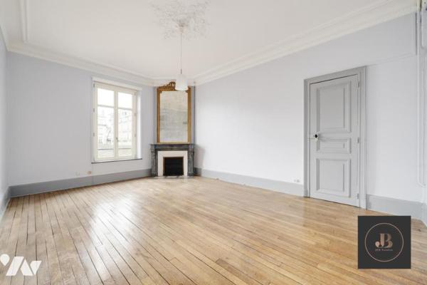 Appartement T5 de caractère secteur Lepois/Ravinelle