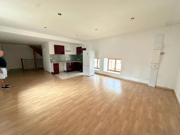 A LOUER - Appartement Lattainville 2 chambres 86.72 m2 avec garage double