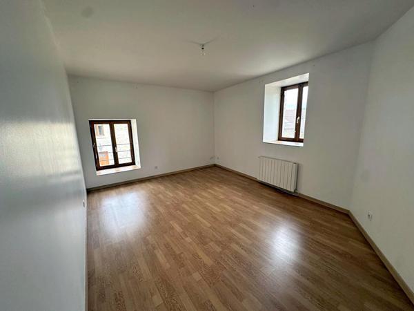 A LOUER - Appartement Lattainville 2 chambres 86.72 m2 avec garage double