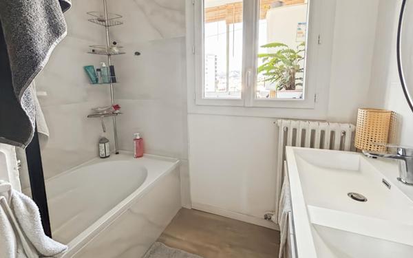Appartement à vendre    4 pièces • 75 m2 Toulon