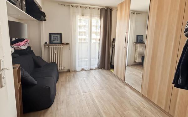 Appartement à vendre    4 pièces • 75 m2 Toulon