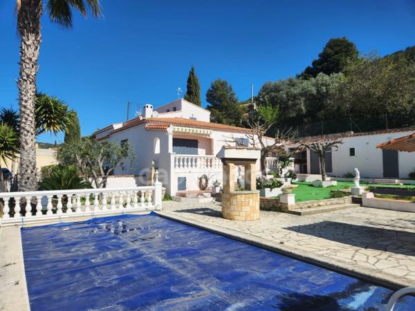 Maison à vendre 5 pièces CEYRESTE (13)Terrain 1000 m2 4 chambres, garage et sous-sol