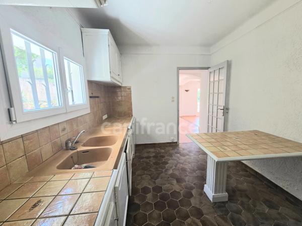 Maison à vendre 5 pièces CEYRESTE (13)Terrain 1000 m2 4 chambres, garage et sous-sol